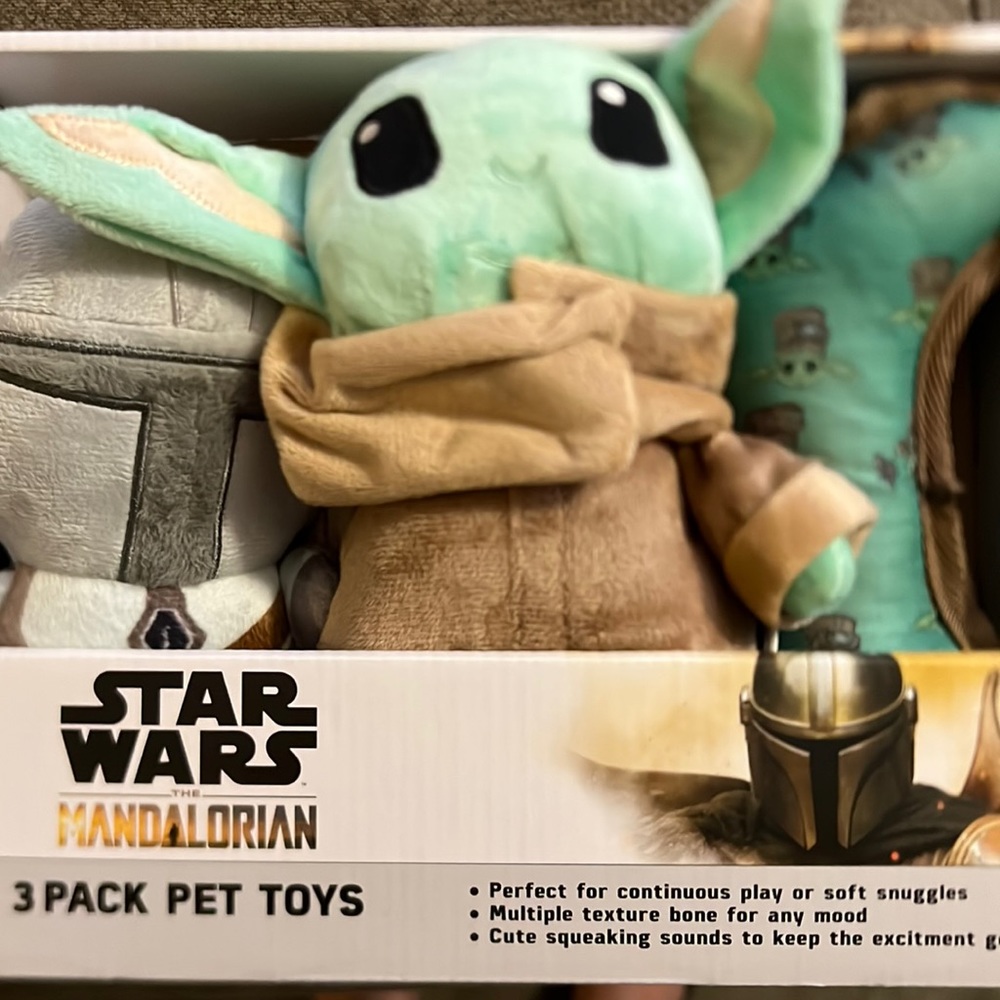 Star Wars Mandalorian 3 pack Pet Toys. Brand new in original box.